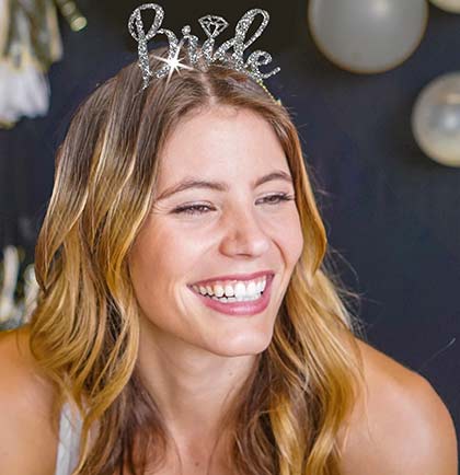 https://www.thehouseofbachelorette.com/cdn/shop/files/headband-diamond-Bride-silver-sparkle-5f_600x.jpg?v=1698695868